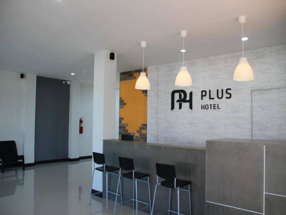 Plus Hotel Лоеи Екстериор снимка