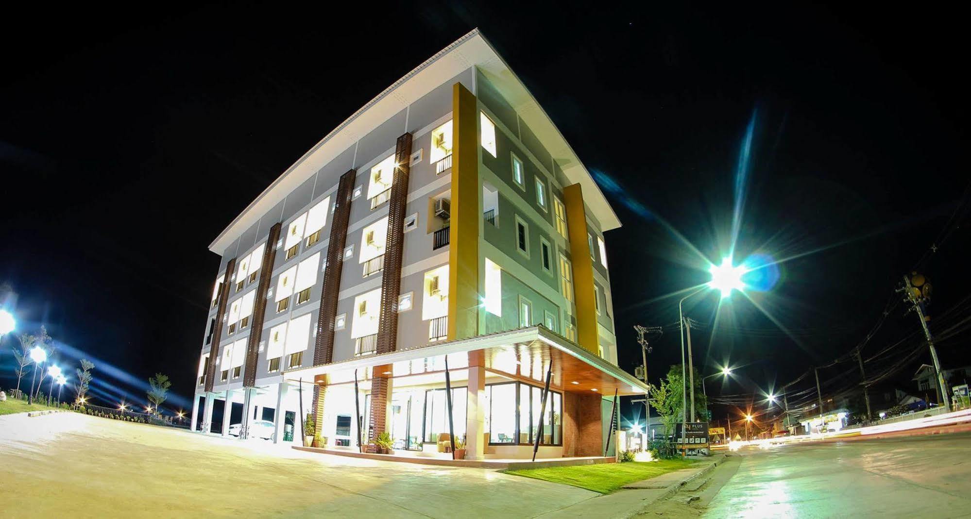 Plus Hotel Лоеи Екстериор снимка
