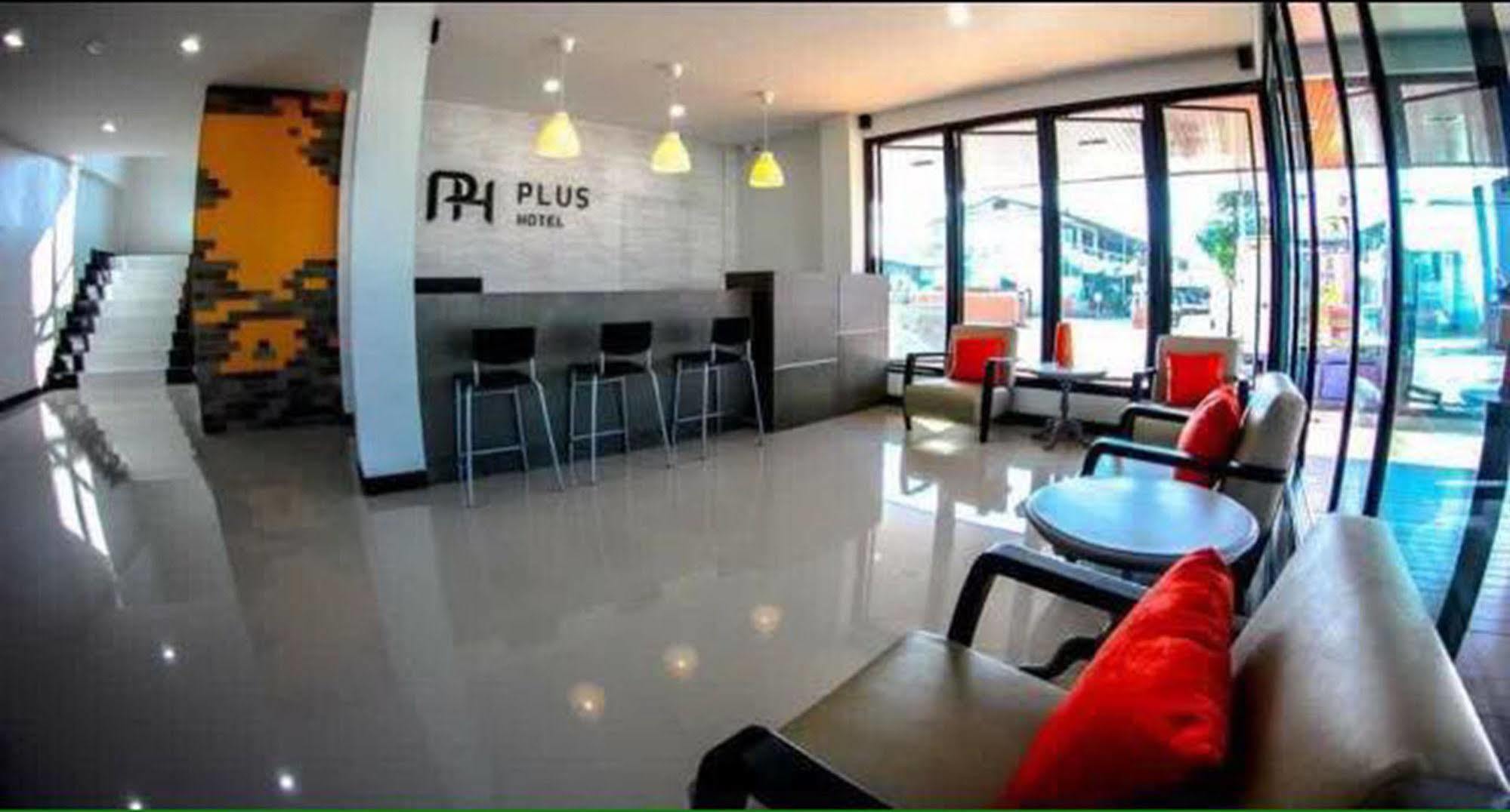 Plus Hotel Лоеи Екстериор снимка